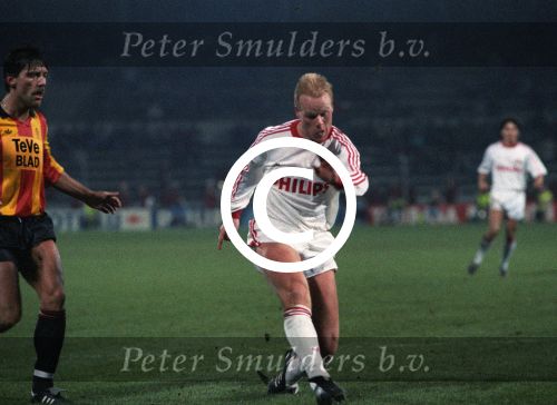 2e Wedstrijd tussen PSV-KV Mechelen, eindstand 1-0
Ronald Koeman Erwin Koeman
Foto Peter Smulders BV