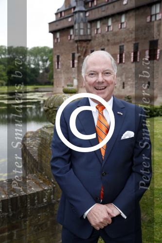 Haarzuilens 12 juni 2013
Haringparty op kasteel de Haar in Haarzuilens. Ronnie Tober met Jan Jochems
Peter Smulders bv
