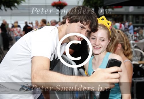 Uden 18 juni 2013
Tros Muziek feest op de markt in Uden. Nick Schilder en Simon Keizer
Peter Smulders bv
