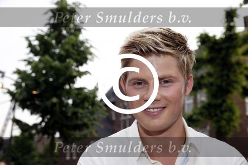 Uden 18 juni 2013
Tros Muziek feest op de markt in Uden. Tim Douwsma met Kyboe horloge
Peter Smulders bv