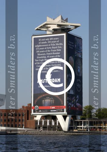 Amsterdam 7 juni 2013
Diverse gebouwen in amsterdam. oude shell gebouw toren overhoeks
Peter Smulders bv