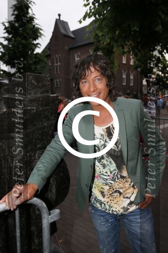 Uden 18 juni 2013
Tros Muziek feest op de markt in Uden. Vinzzent
Peter Smulders bv