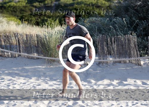 ibiza 14 juni 2013
Wesley en Rodney Sneijder aan het voetballen met Xelly en Rebecca Cabu v Kasbergen Gokhan Saki Reduan Diba en andere vrienden op het strand van Coco Beach.
Peter Smulders bv