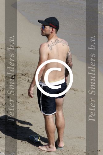 ibiza 15 juni 2013
Wesley Sneijder en Yolanthe Sneijder Cabau met Rodney Reduan en Jalal Diba en vrienden bij tropicana beach.
Peter Smulders bv