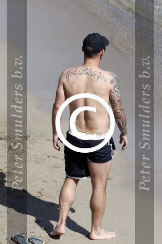 ibiza 15 juni 2013
Wesley Sneijder en Yolanthe Sneijder Cabau met Rodney Reduan en Jalal Diba en vrienden bij tropicana beach.
Peter Smulders bv
