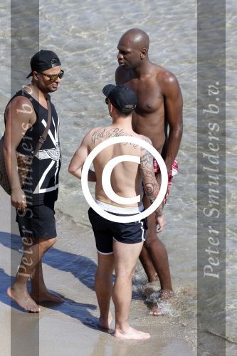ibiza 15 juni 2013
Wesley Sneijder en Yolanthe Sneijder Cabau met Rodney Reduan en Jalal Diba en vrienden bij tropicana beach.
Peter Smulders bv