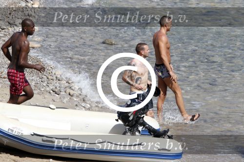 ibiza 15 juni 2013
Wesley Sneijder en Yolanthe Sneijder Cabau met Rodney Reduan en Jalal Diba en vrienden bij tropicana beach.
Peter Smulders bv