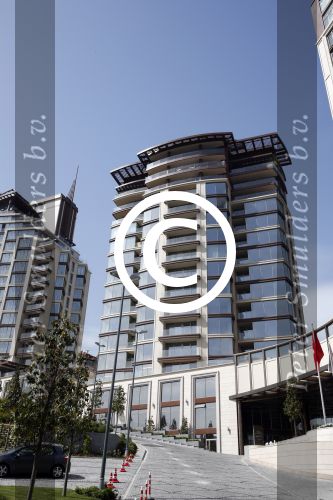 Istanbul 20 en 22 mei 2013
Diverse gebouwen en populaire winkels in Istanbul. Apartementen complex waar Wesley Sneijder en Yolanthe Sneijder Cabau wonen
Peter Smulders bv