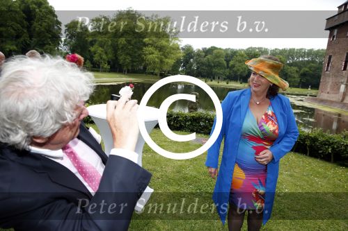 Haarzuilens 12 juni 2013
Haringparty op kasteel de Haar in Haarzuilens. Willibrord Frequin met vriendin
Peter Smulders bv