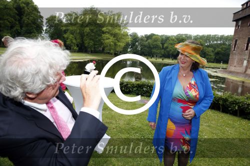 Haarzuilens 12 juni 2013
Haringparty op kasteel de Haar in Haarzuilens. Willibrord Frequin met vriendin
Peter Smulders bv