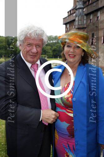 Haarzuilens 12 juni 2013
Haringparty op kasteel de Haar in Haarzuilens. Willibrord Frequin met vriendin
Peter Smulders bv
