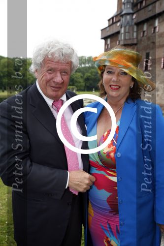 Haarzuilens 12 juni 2013
Haringparty op kasteel de Haar in Haarzuilens. Willibrord Frequin met vriendin
Peter Smulders bv