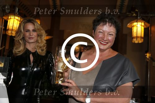 Amsterdam 13 juni 2013
Presentatie nieuwe boek van Claudia Schoemacher in hotel l Americain. Wilma Nanninga met dildo
Peter Smulders bv