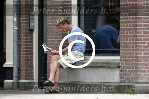 Amsterdam 19 juni 2013
Wim Kieft koopt samen met zijn dochter een krantje.
Peter Smulders bv