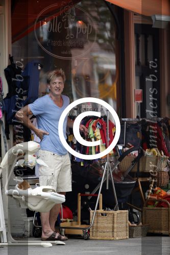 Amsterdam 19 juni 2013
Wim Kieft koopt samen met zijn dochter een krantje.
Peter Smulders bv