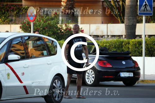 ibiza 15 juni 2013
Winston Bogarde met een kennis op ibiza.
Peter Smulders bv