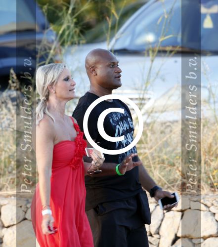 ibiza 15 juni 2013
Winston Bogarde met een kennis op ibiza.
Peter Smulders bv