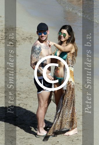 ibiza 15 juni 2013
Wesley Sneijder en Yolanthe Sneijder Cabau met Rodney Reduan en Jalal Diba en vrienden bij tropicana beach.
Peter Smulders bv