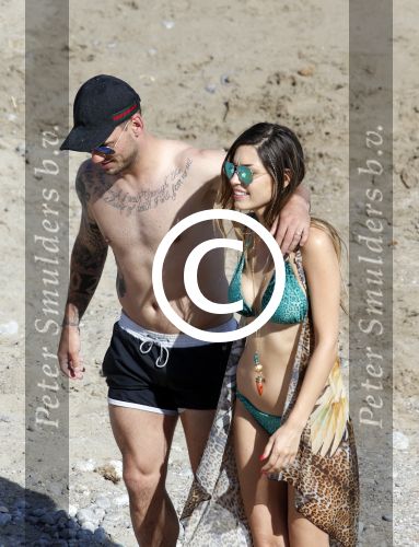 ibiza 15 juni 2013
Wesley Sneijder en Yolanthe Sneijder Cabau met Rodney Reduan en Jalal Diba en vrienden bij tropicana beach.
Peter Smulders bv