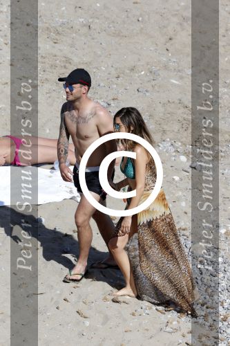 ibiza 15 juni 2013
Wesley Sneijder en Yolanthe Sneijder Cabau met Rodney Reduan en Jalal Diba en vrienden bij tropicana beach.
Peter Smulders bv