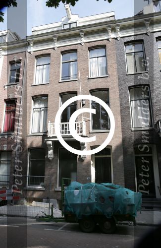 Amsterdam 18 juni 2013
Zangeres Anouk met haar zoon bij hun huis waar verbouwd wordt. Er wordt een nieuwe fundering gemaakt omdat de oude niet meer goed was.
Peter Smulders bv