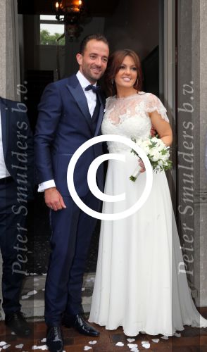 Belgie 16 juni 2016
Een zwangere Belle Perez trouwt met Wouter van der Horst. De ouders zijn natuurlijk ook aanwezig.