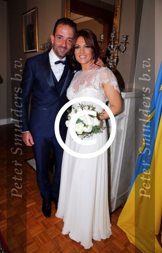 Belgie 16 juni 2016
Een zwangere Belle Perez trouwt met Wouter van der Horst. De ouders zijn natuurlijk ook aanwezig.
