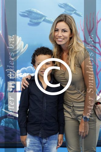 Amsterdam 22 juni 2016 
Premiere finding Dory in theater Amsterdam.
Christie Bokma met haar zoon