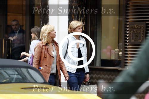 Amsterdam 21 juni 2016 
Claudia de Breij met haar vriendin Jessica v Geel op de pc hooftstraat