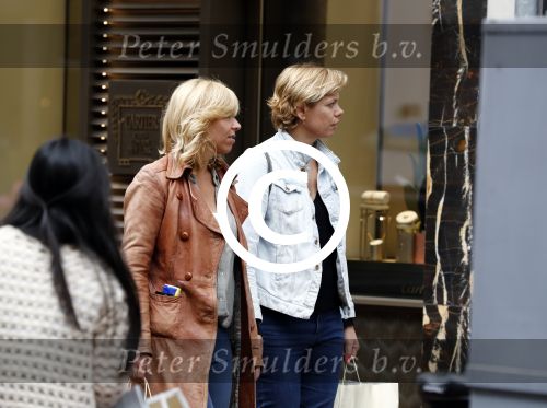 Amsterdam 21 juni 2016 
Claudia de Breij met haar vriendin Jessica v Geel op de pc hooftstraat