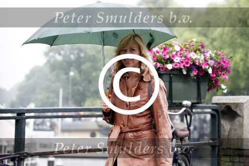 Amsterdam 21 juni 2016 
Claudia de Breij met haar vriendin Jessica v Geel op de pc hooftstraat