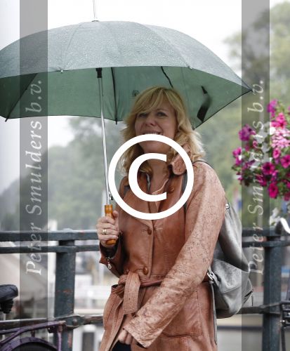 Amsterdam 21 juni 2016 
Claudia de Breij met haar vriendin Jessica v Geel op de pc hooftstraat