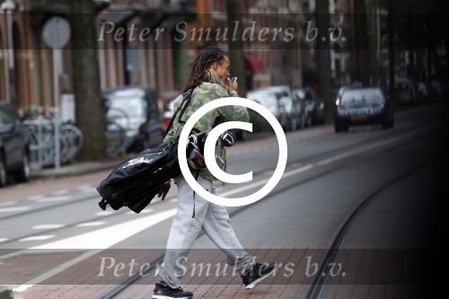 Amsterdam 13 juni 2016
Edgar davids met golftas op straat in Amsterdam zuid.