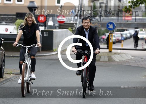 Amsterdam 14 juni 2016
Presentatie electrische fiets van het merk BESV met Estavana Polman. CEO Andy Su is ook aanwezig bij de presentatie in het Amstel Hotel.