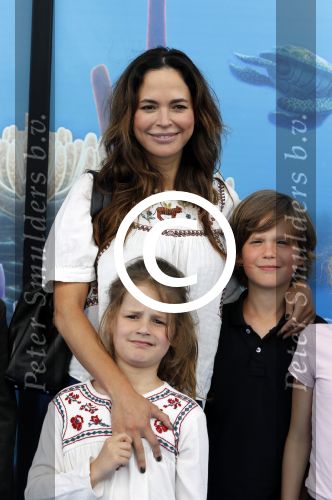 Amsterdam 22 juni 2016 
Premiere finding Dory in theater Amsterdam.
Evelyn Struik met haar kinderen