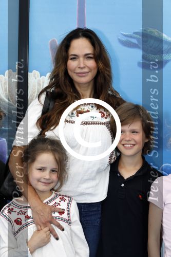 Amsterdam 22 juni 2016 
Premiere finding Dory in theater Amsterdam.
Evelyn Struik met haar kinderen