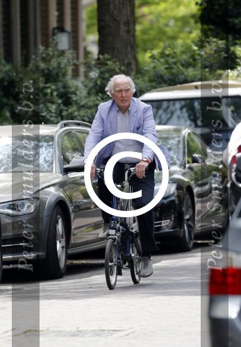 Amsterdam 10 jnuni 2016
Fred Oster op de fiets in A~msterdam zuid.