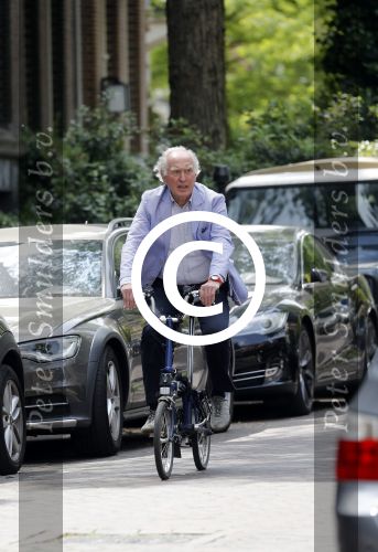 Amsterdam 10 jnuni 2016
Fred Oster op de fiets in A~msterdam zuid.