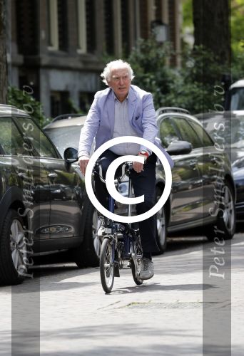 Amsterdam 10 jnuni 2016
Fred Oster op de fiets in A~msterdam zuid.