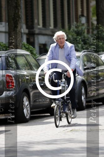 Amsterdam 10 jnuni 2016
Fred Oster op de fiets in A~msterdam zuid.