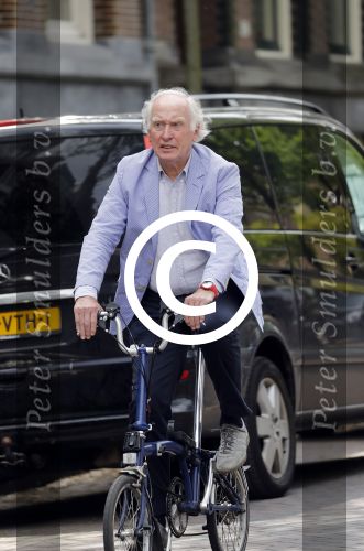 Amsterdam 10 jnuni 2016
Fred Oster op de fiets in A~msterdam zuid.