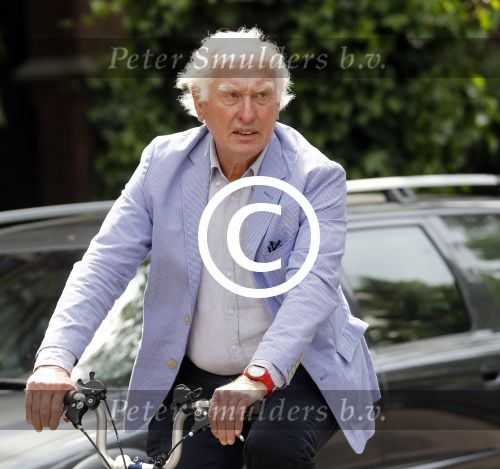 Amsterdam 10 jnuni 2016
Fred Oster op de fiets in A~msterdam zuid.