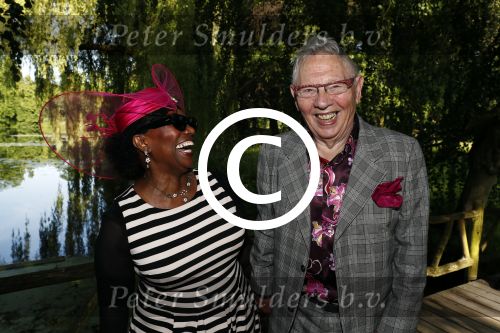 Haarzuilens 22 juni 2016
Haringparty op kasteel Haarzuilens. Gerda Havertong met man