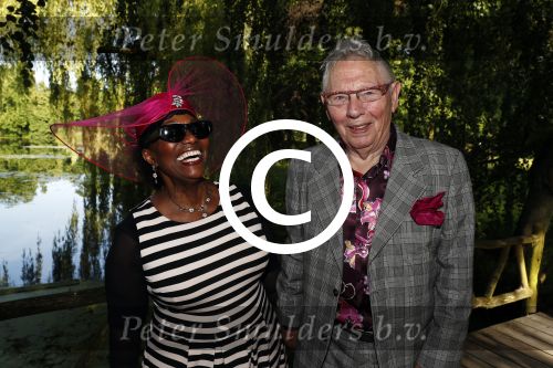 Haarzuilens 22 juni 2016
Haringparty op kasteel Haarzuilens. Gerda Havertong met man