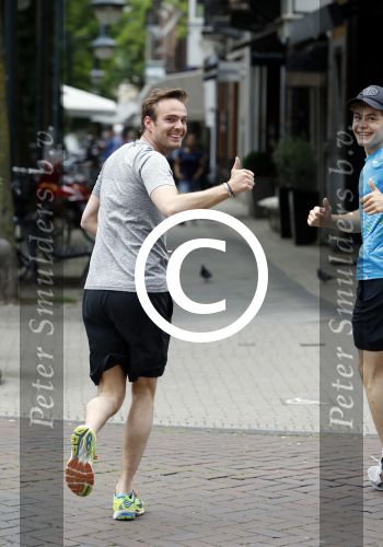 Amsterdam 22 juni 2016  
Giedo v d Garde en ... hard aan het lopen.