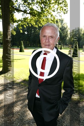 Haarzuilens 22 juni 2016
Haringparty op kasteel Haarzuilens. Harry Mens met trouwring
