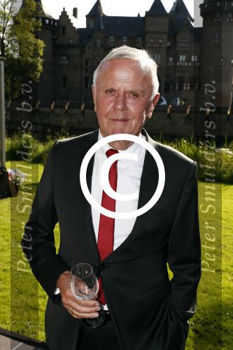 Haarzuilens 22 juni 2016
Haringparty op kasteel Haarzuilens. Harry Mens met trouwring