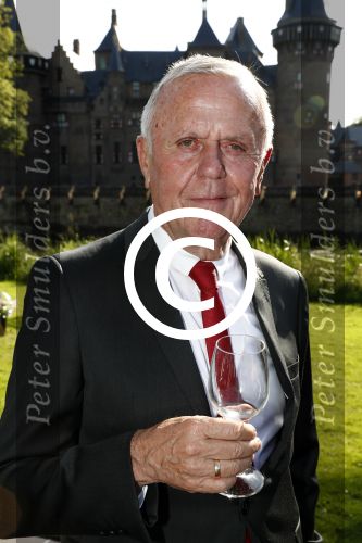 Haarzuilens 22 juni 2016
Haringparty op kasteel Haarzuilens. Harry Mens met trouwring