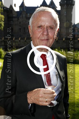 Haarzuilens 22 juni 2016
Haringparty op kasteel Haarzuilens. Harry Mens met trouwring
