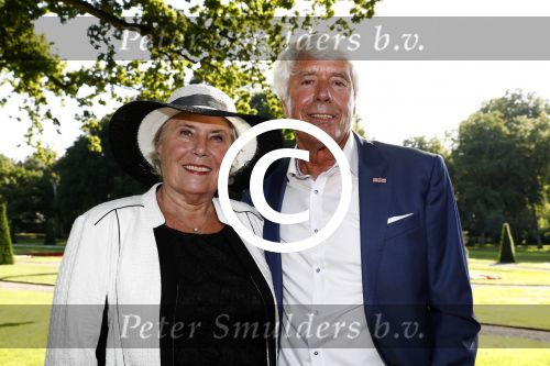 Haarzuilens 22 juni 2016
Haringparty op kasteel Haarzuilens. Klaas Wilting met zijn vrouw